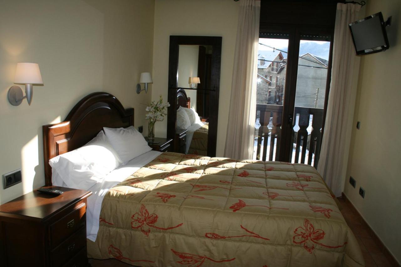 Apartamentos Les Picardes Espot Buitenkant foto
