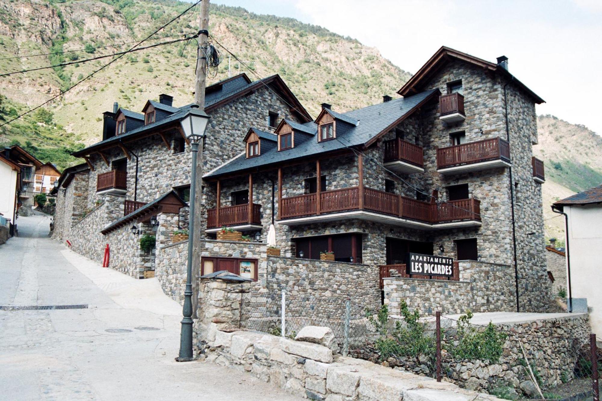 Apartamentos Les Picardes Espot Buitenkant foto