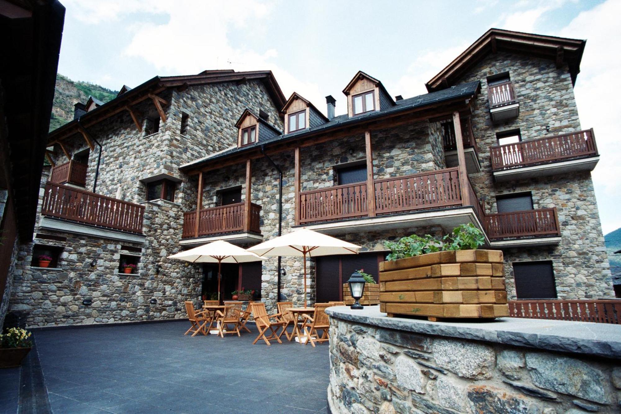 Apartamentos Les Picardes Espot Buitenkant foto